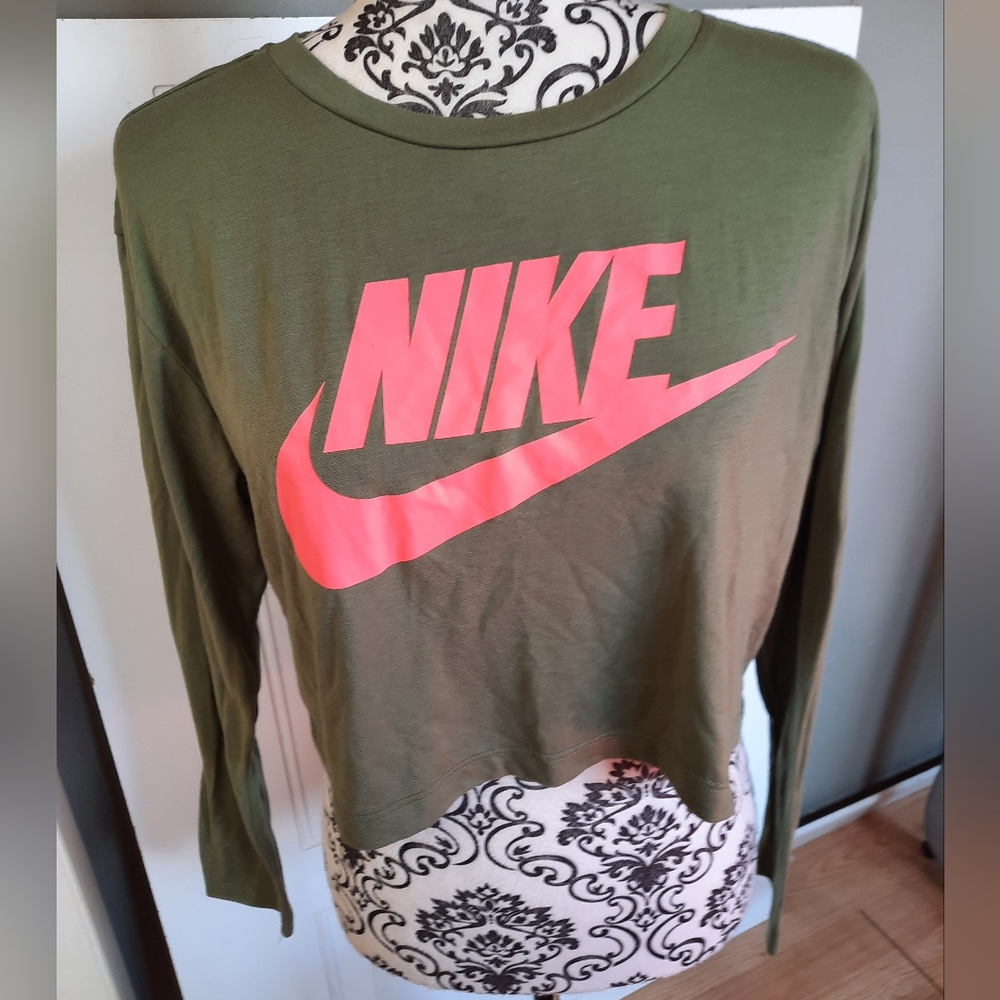 Nike Olive Crop Top with Neon Pink Logo